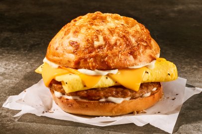 what time does panera serve breakfast